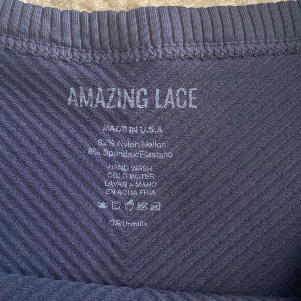 Cropped Textured Tank Top - Picture 4 of 5